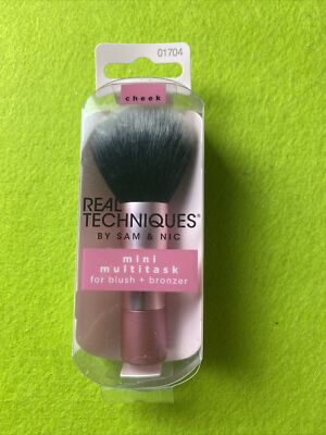 Real Techniques Mini Multitask Blush Brush Neu 