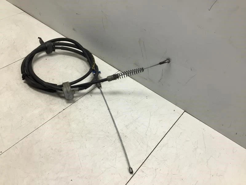 Cable freno estacionamiento trasero derecho Chevrolet Colorado 2019 de fábrica Foto 3 de 4