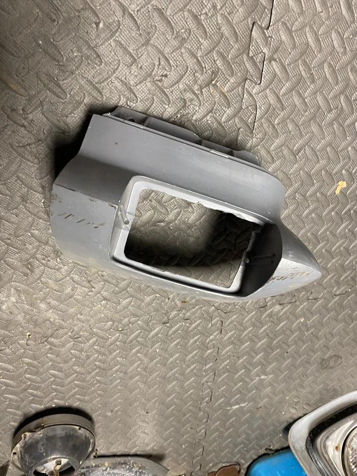 Удлинитель переднего крыла левый GM 1972 Pontiac Bonneville Grandville 484090 новый из старых запасов - Изображение 2 из 4