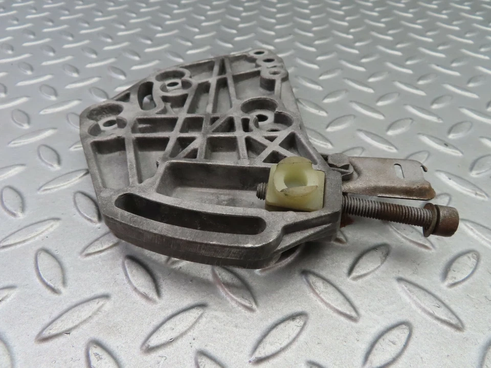 Soporte bomba de dirección asistida �6317� Mercedes-Benz W126 380SE 1174661241 Foto 3 de 4