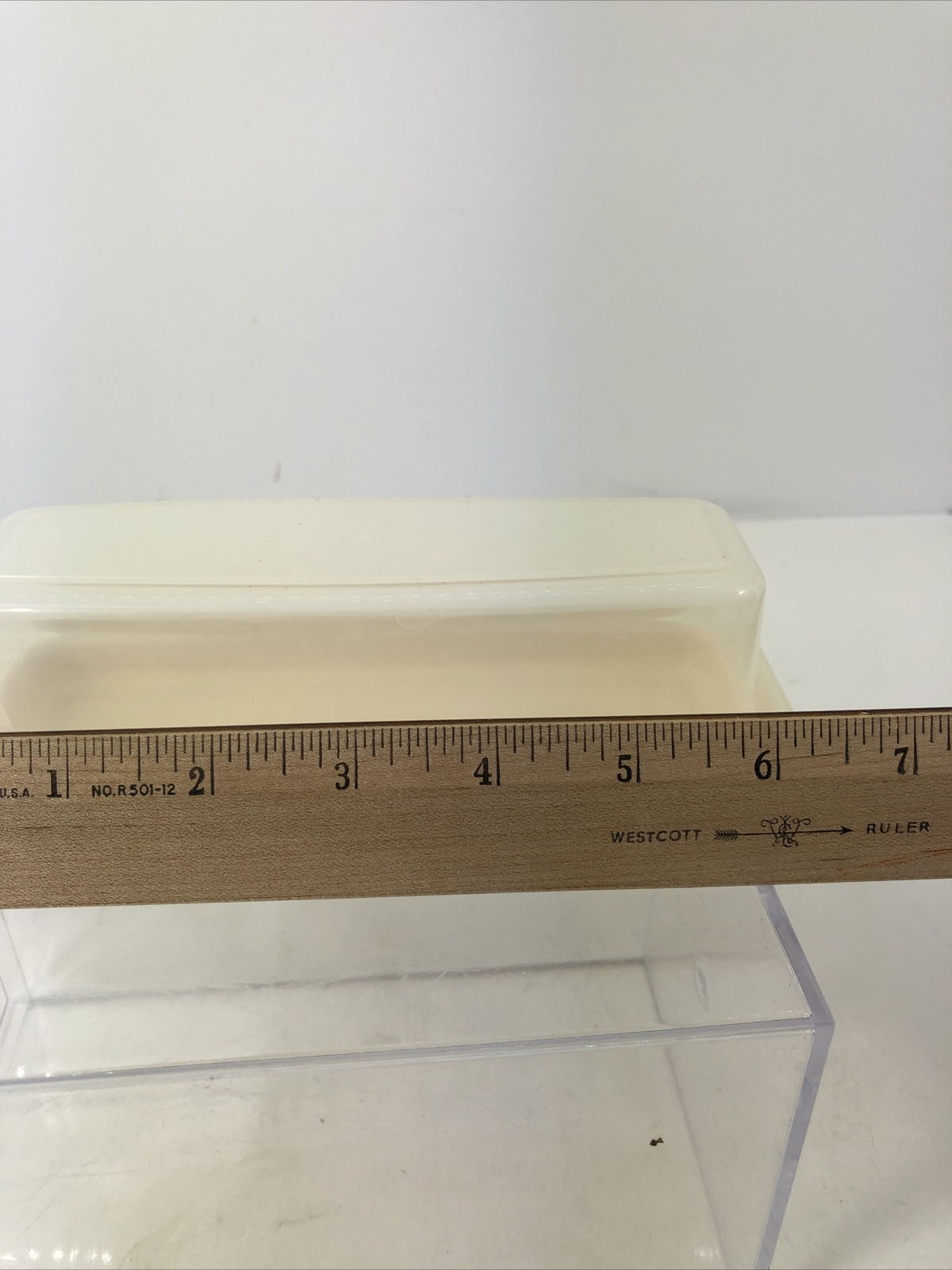 Rubbermaid Butter Dish Container Tray Saver Off White w/ Clear Lid 0477
