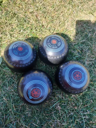 Henslite Heavy Bowls Size 5 W Case Welkin