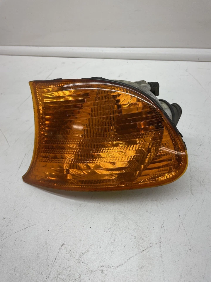 INTERMITENTE BMW E46 M3 CUPÉ INTERMITENTE LUZ BOSCH 0311329001 OEM USADO Foto 3 de 4