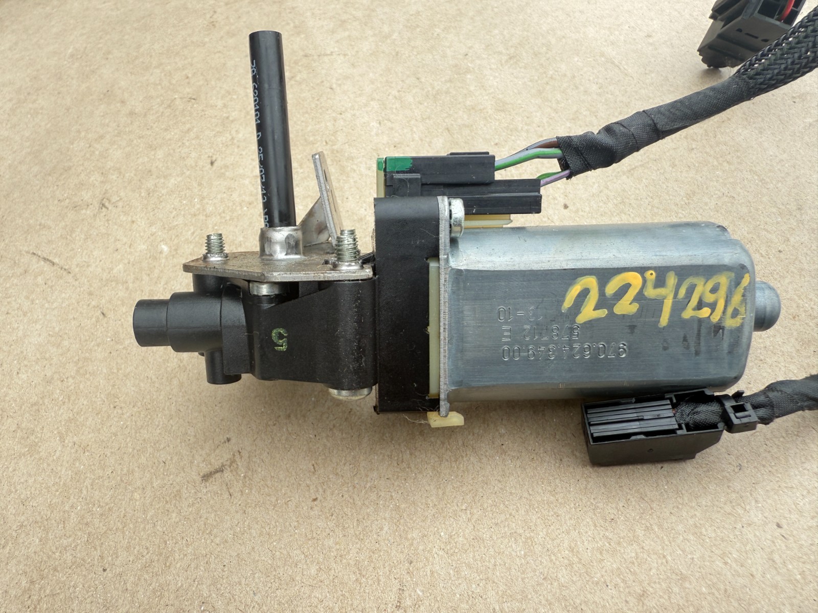 2014-2019 MASERATI Ghibli LH RH POWER SEAT MOTOR ACTUATOR OEM AHC12V0390203334