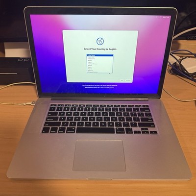Apple MacBook Pro 15'' Retina (Mid 2015) i7 2.2GHz 16GB RAM 256GB SSD Monterey