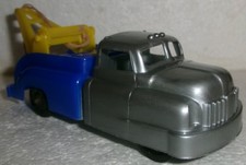 Vintage 1950's WYANDOTTE Plastic TOW TRUCK Wrecker 5.5" long Silver Blue HTF