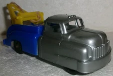 Vintage 1950's WYANDOTTE Plastic TOW TRUCK Wrecker 5.5" long Silver&Blue HTF