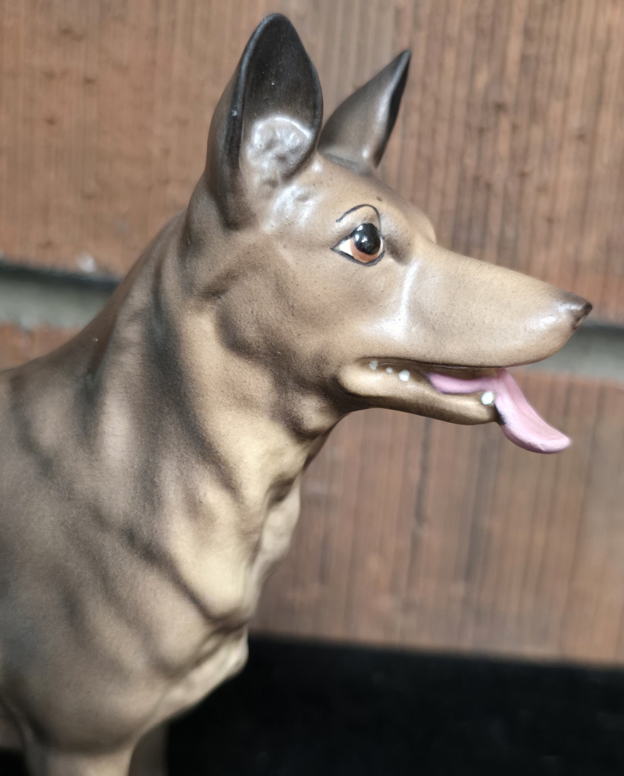 Hagen Renaker 🚨VON🚨 DW German Shepherd GSD. Gorgeous. Has sticker! 