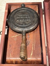 Antique Vintage Stover Junior 8 Cast Iron Children  s Waffle Maker