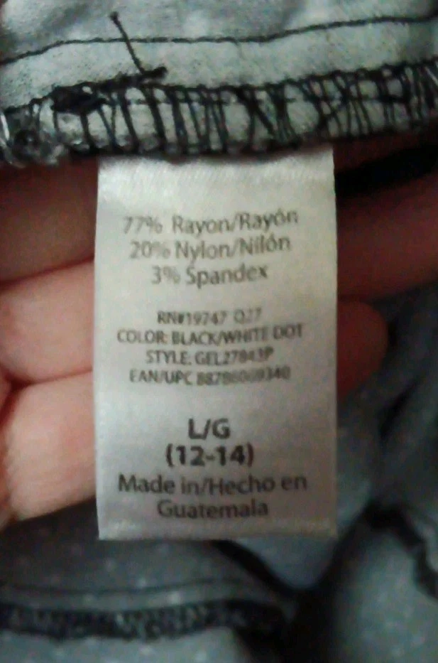 *George* Bermudas para mujer, talla grande, negras, lunares blancos, elásticas Foto 4 de 4