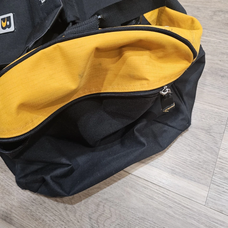 Vintage G.H. Bolso de lona Bass & Co. negro y amarillo de nailon 23x12x12" años 90  Foto 4 de 4