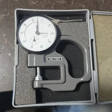 Mitutoyo 7300 Dial Thickness Gage No 2412-08 .001"-.004"