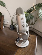 Blue Yeti USB Condenser Microphone Silver Studio Podcast Streaming