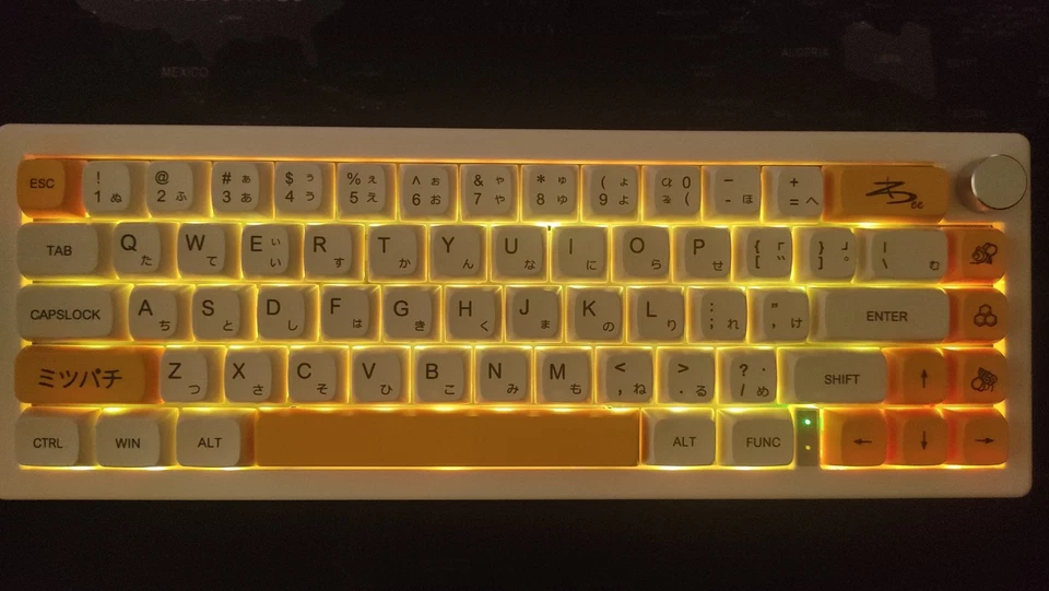 Custom Mechanical keyboard - GMK67 with Gateron Milky Pro Red Switches - Image 2 of 4