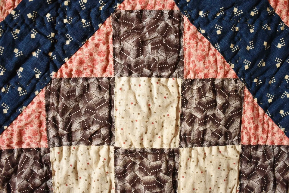 ELEGANT Vintage 1880's 25-Patch Checkerboard Antique Quilt ~Nice Indigo Frame! - Image 4 of 4