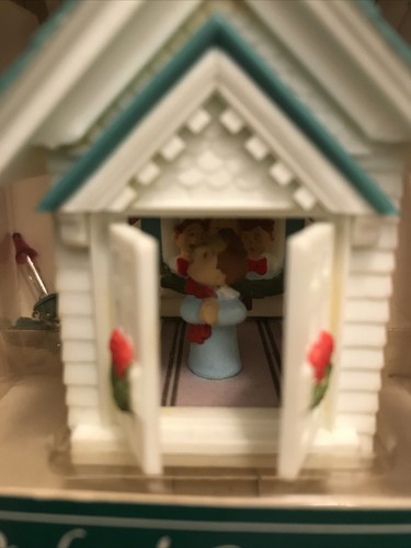 Hallmark Lighted Ornament Village Church Vintage 80s Plastic In Box - Picture 3 of 5