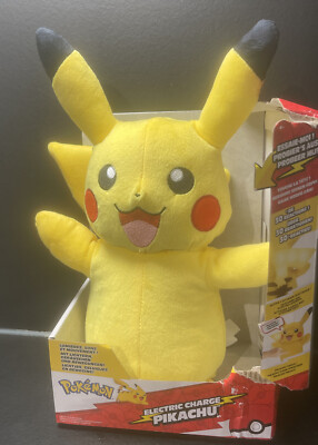 Pokémon Deluxe Featured Plüsch Pikachu