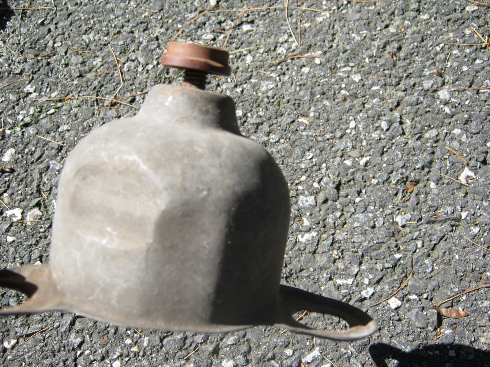 One locking bracket retainer for 1991 Buick Roadmaster locking wire spoke hubcap