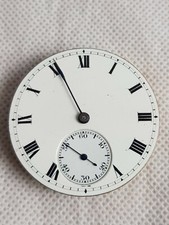 Antikes Taschenuhrwerk und Gesicht.