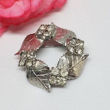 Vintage Unsigned Wreath Clear Rhinestones Silver Tone Pin Brooch