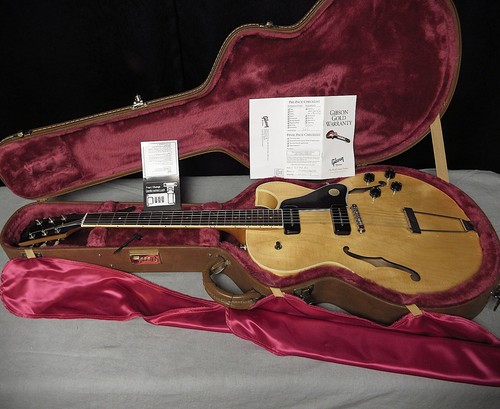 Gibson Ltd Ed ES-135 P90 2006 Antique Natural - Picture 14 of 15