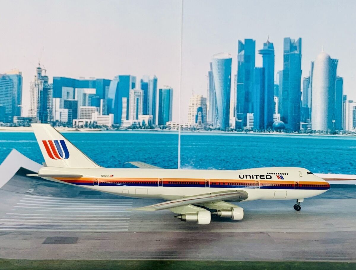 United Airlines 1:400 Boeing 747-200 REG: N152UA Saul Bass C United Airlines 1:400 Boeing 747-200 REG: N152UA Saul Bass C