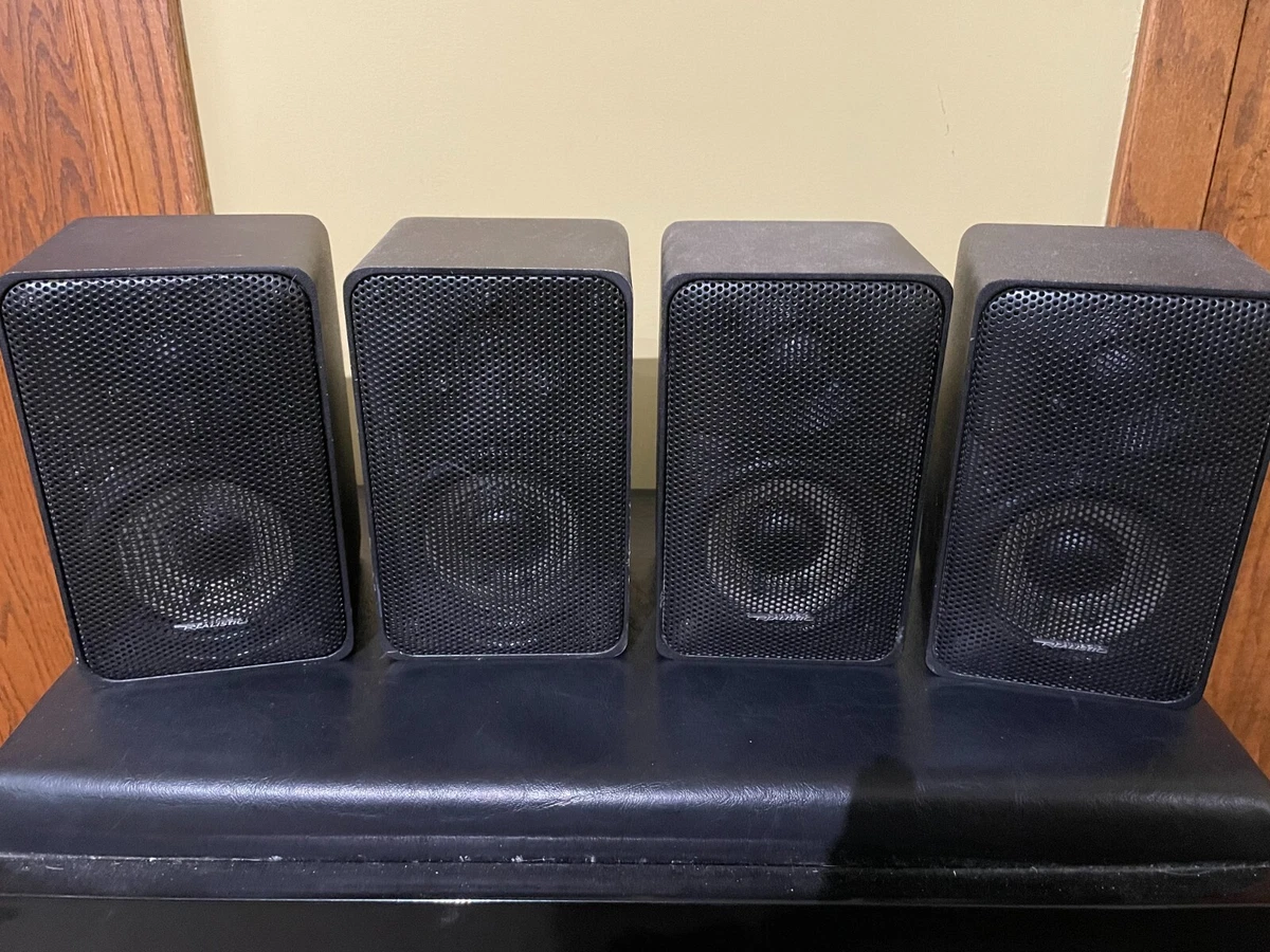 REALISTIC MINIMUS-7 40-2030C 40W BOOKSHELF SPEAKERS - LOT OF 4