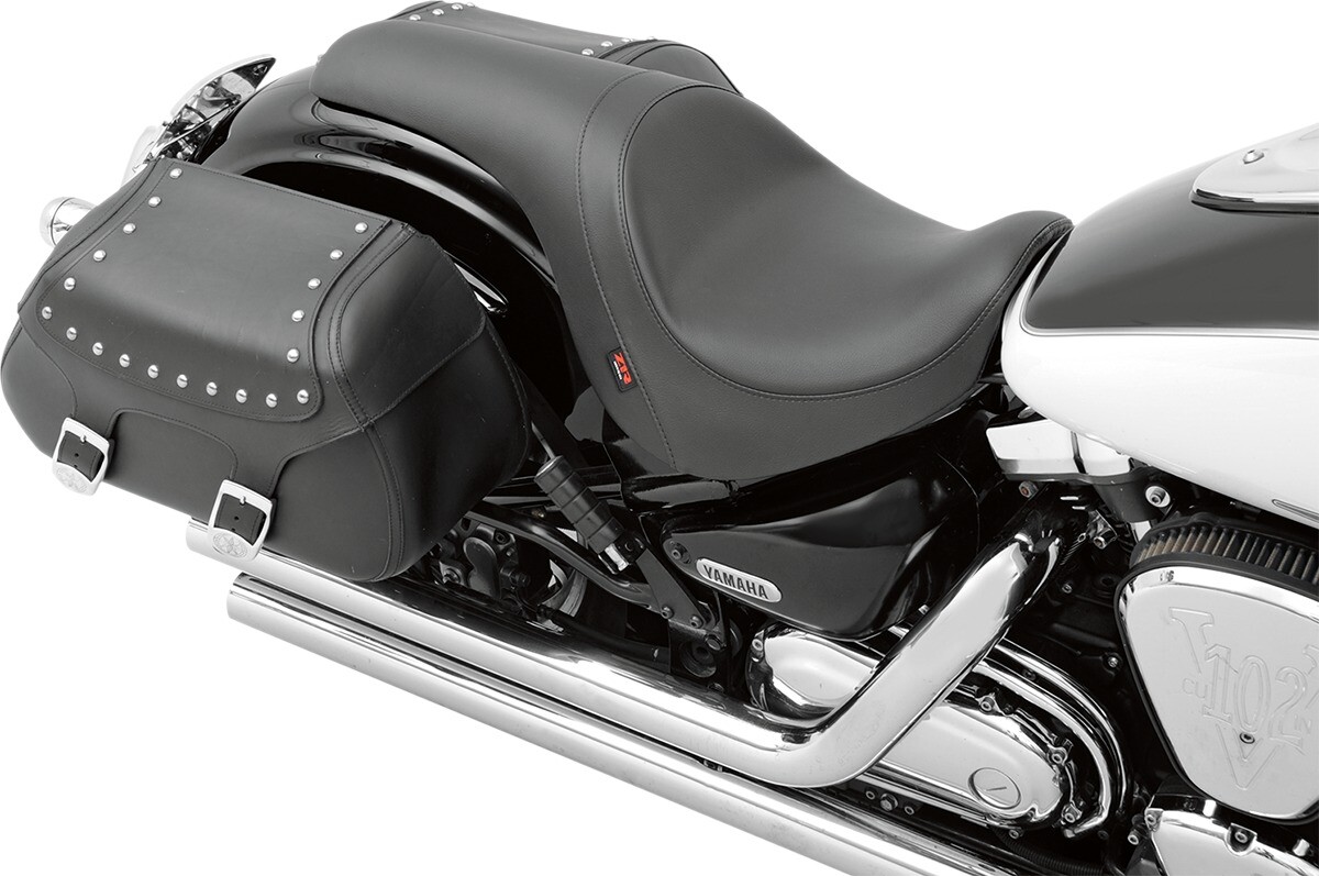 Predator Smooth Vinyl 2-Up Seat Black Low Z1R 0810-1802