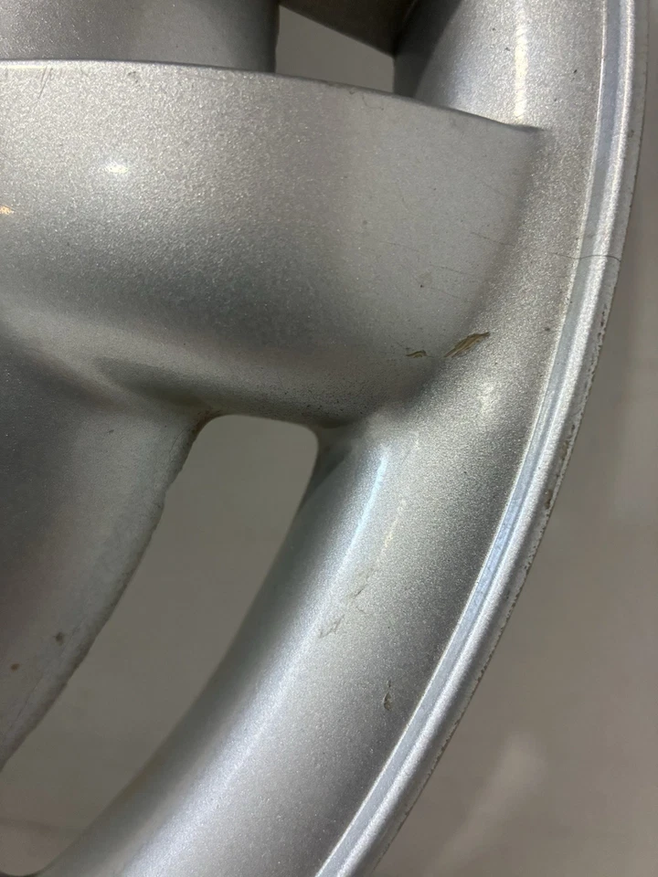 Tapacubos/cubierta de rueda Chevrolet Lumina 1995-1998 15" y cubiertas de tuerca GM 10227995 Foto 3 de 4