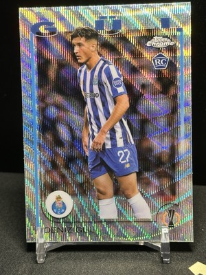 2025 Topps Chrome Soccer UCC - Wave Refractor Deniz Gul Rookie RC