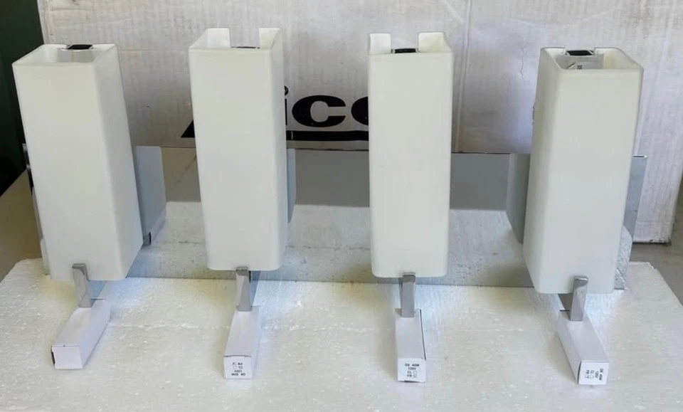 Tocador Alico/Elk Moderno 4 luces cromado Foto 3 de 4