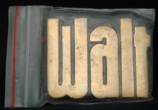 LF20143 NOS VINTAGE 1970s/80s CUT-OUT NAME  WALT  SOLID BRASS BUCKLE