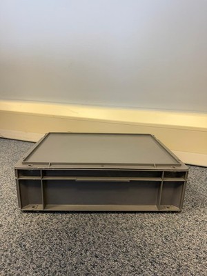 2 gebrauchte graue Kunststoff Vorratskisten Box Behälter 10L mit Deckel - guter Zustand