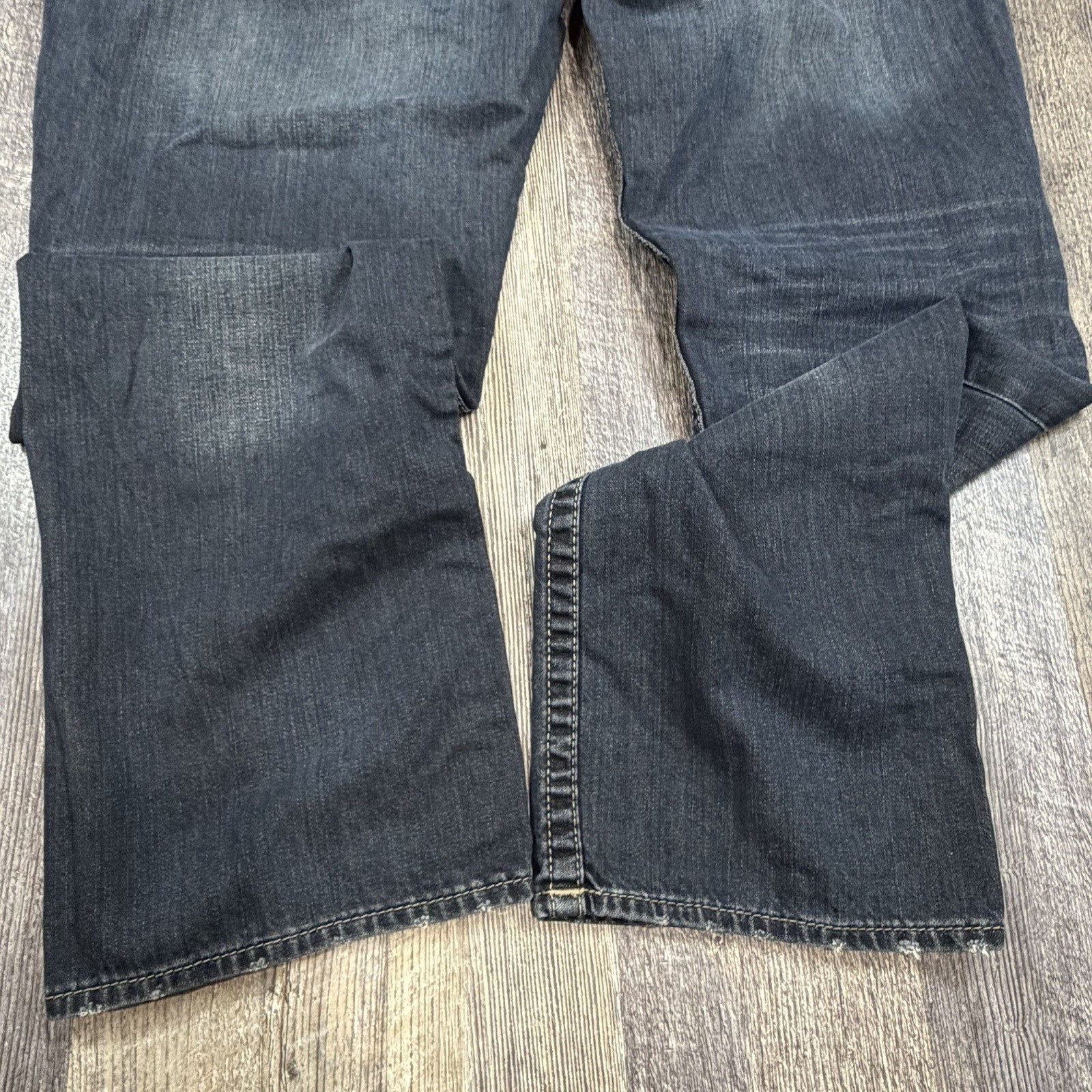 True Religion Straight Leg Flap Pocket Jeans Mens 42x34 Earthworm Dark Wash thumbnail 11