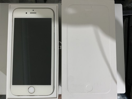 Apple iPhone 6 - Silver (EE) A1586 (CDMA + GSM) - Zdjęcie 4 z 15