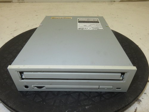 Lot of 4 Beige IDE CD-Rom Drives - Mitsumi, Teac, Pioneer - Parts/Repair - Picture 5 of 5