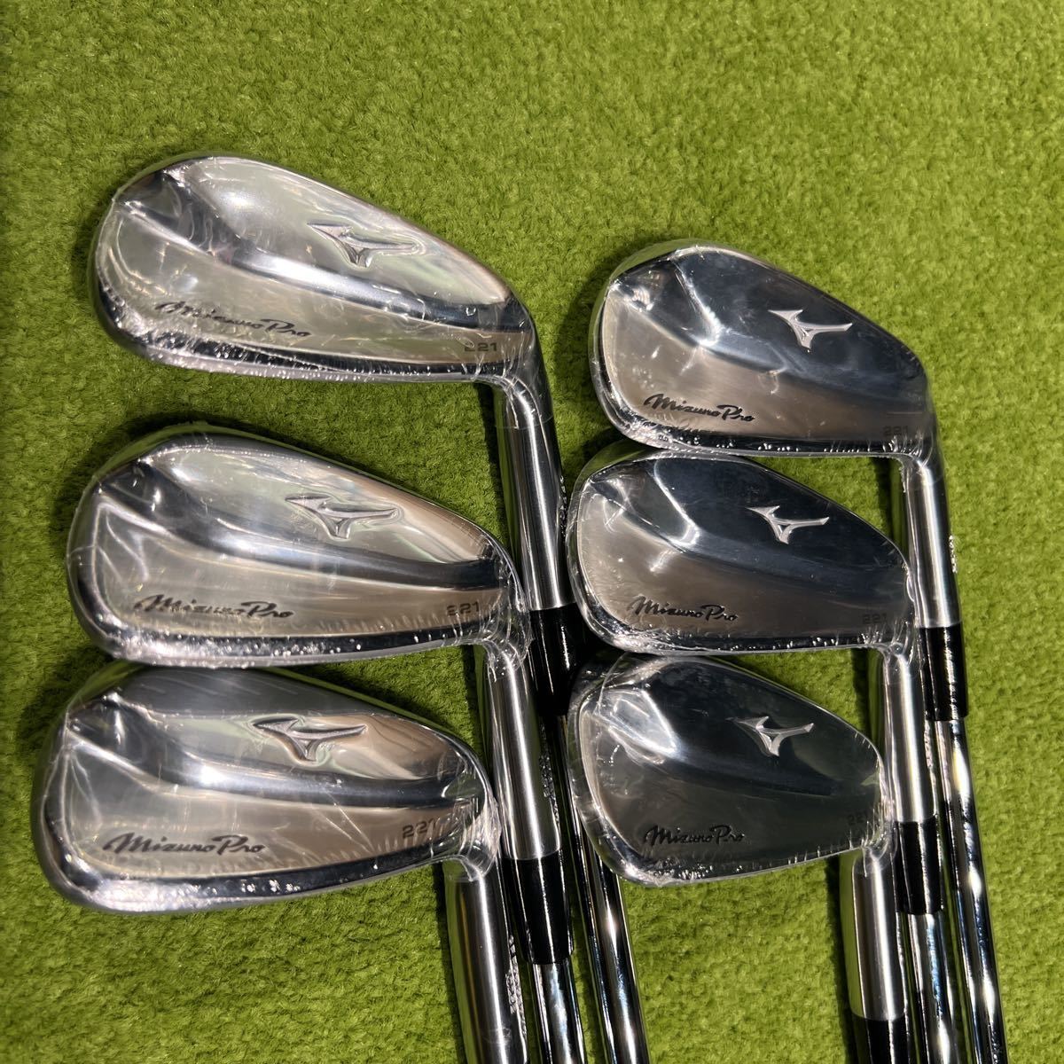 MINT Golf Iron Set Mizuno Pro 221 Dynamic Gold S200 6pcs 5-P MINT Golf Iron Set Mizuno Pro 221 Dynamic Gold S200 6pcs 5-P
