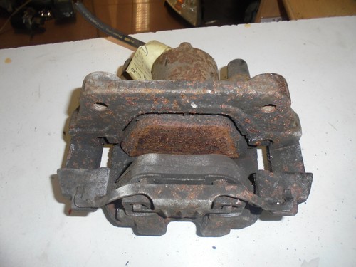 BMW E91 Touring 320D Bj:07 Bremssattel vorne rechts