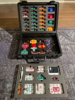 Snap Circuits Extreme SC-750R Electronics Exploration Student Training Kit