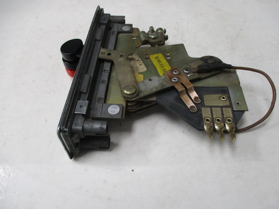 PANEL INTERRUPTOR DESCONGELADOR AIRE FRESCO ORIGINAL PORSCHE 914-613-134-10 USADO BUENO Foto 4 de 4