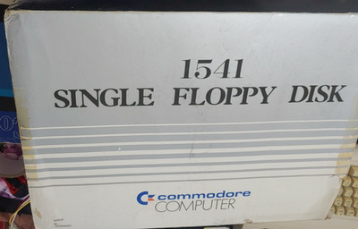 Commodore 1541 Floppy (+ Netzkabel/Disk/Manual/Serial)  OVP works 8bit 388198
