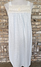 VINTAGE 60S/70S NICOLE SZ M SLEEVELESS BLUE KNIT NIGHTGOWN QUALITY USA MADE