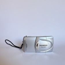 Olympus CAMEDIA D-460 ZOOM 1.3MP Compact Camera 3x Optical Silver 2.5" LCD