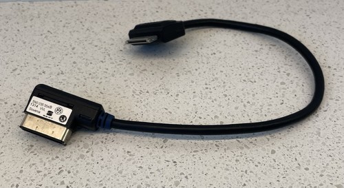 ORIGINAL Volkswagen #5N0 035 554 B Slovenia 30-pin iPod MDI/MMI Adapter Cable 