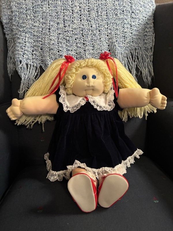 1986 Xavier Robert’s Lemon Hair Little People Cabbage Patch Doll. Gorgeous!