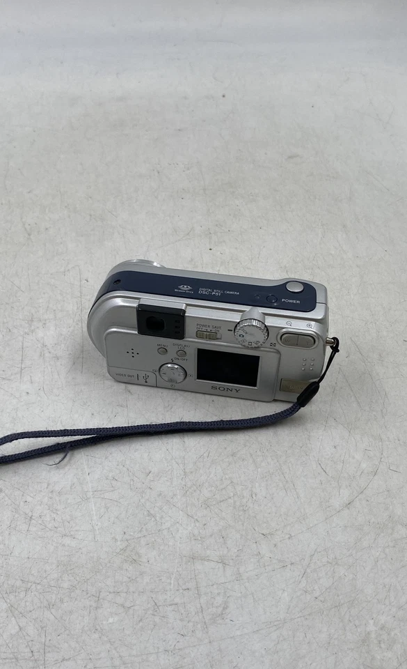 Sony Cyber-Shot DSC-P51 Silver 2.0 Mega Pixel Digital Still Camera - Image 2 of 4