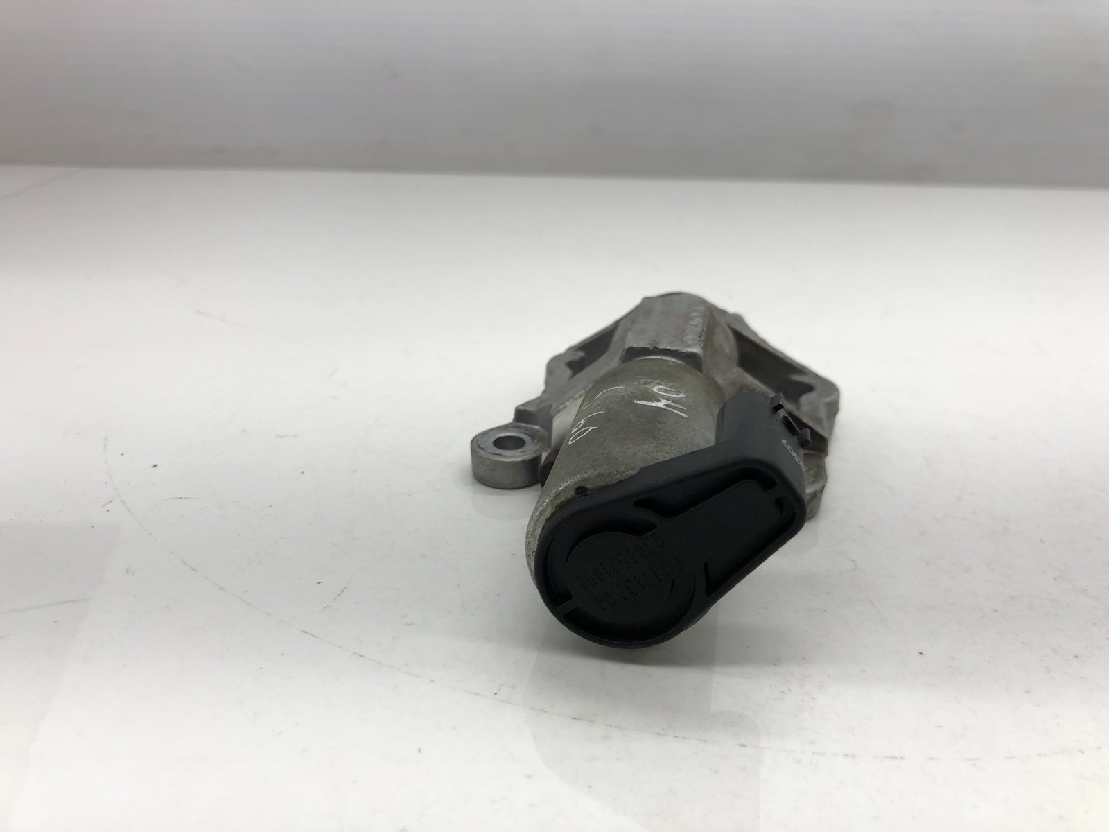 0209 VOLVO S60 2.5L ENGINE VARIABLE SOLENOID EXHAUST VALVE TIMING