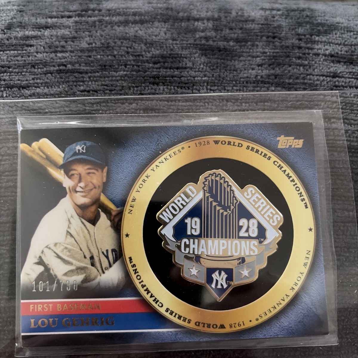 2012 Topps LOU GEHRIG Commemorative Gold Pin Card /736 #GCP-LG