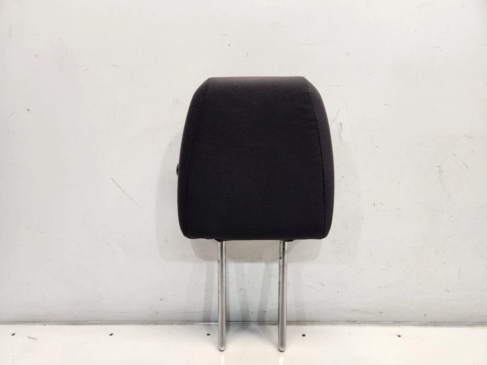 Reposacabezas trasero izquierdo Ford Fiesta 2014 conductores *negro -1D* Foto 2 de 4