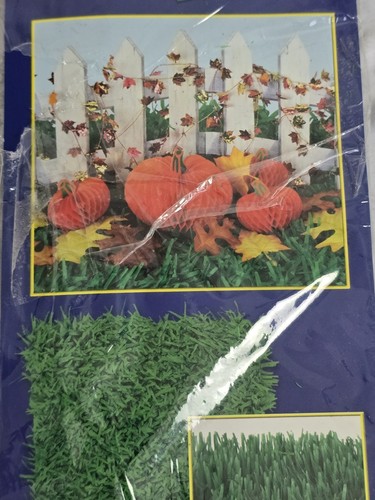 Beistle Easter Tissue Grass Mats Set (2 Mats Each Pkg). 4 Pieces 15" x 30" Green - Picture 4 of 8